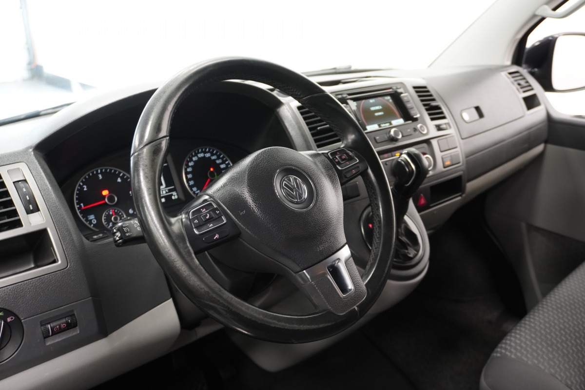 Volkswagen Transporter 2.0 TDI L2 DC Automaat 180PK - Airco - Cruise - PDC - € 11.900,- Excl. Volkswagen Transporter 2.0 TDI L2 DC Automaat 180PK - Airco - Cruise - PDC - € 11.900,- Excl.