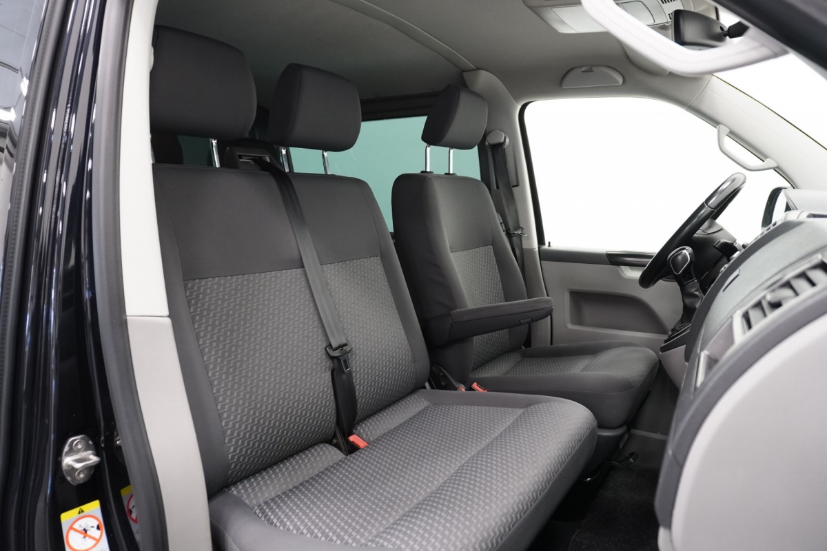 Volkswagen Transporter 2.0 TDI L2 DC Automaat 180PK - Airco - Cruise - PDC - € 11.900,- Excl. Volkswagen Transporter 2.0 TDI L2 DC Automaat 180PK - Airco - Cruise - PDC - € 11.900,- Excl.