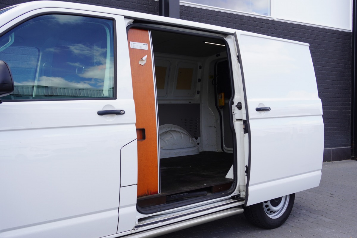 Volkswagen Transporter 2.0 TDI Dubbele Schuifdeur EURO 6 - Airco - Navi - Cruise - €11.950,- Excl.