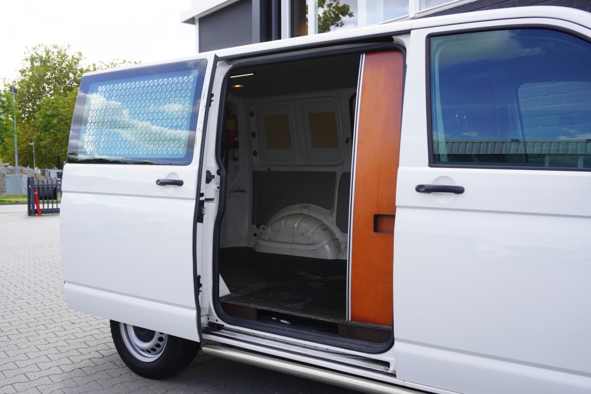 Volkswagen Transporter 2.0 TDI Dubbele Schuifdeur EURO 6 - Airco - Navi - Cruise - €11.950,- Excl.
