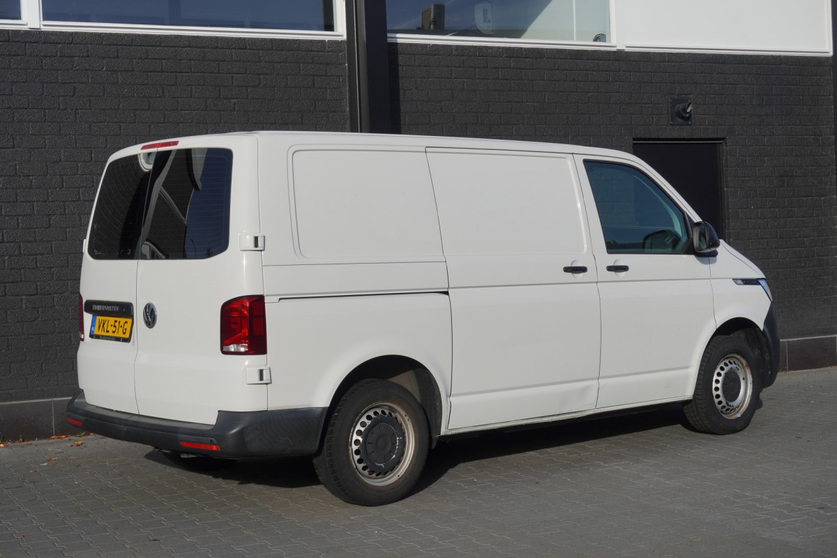 Volkswagen Transporter 2.0 TDI EURO 6 - Airco - Cruise - Carplay - €13.950,- Excl. Volkswagen Transporter 2.0 TDI EURO 6 - Airco - Cruise - Carplay - €13.950,- Excl.
