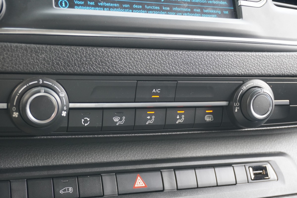 Peugeot Expert 1.5 BlueHDI L2 EURO 6 - Airco - Cruise - Carplay - €13.900,- Excl. Peugeot Expert 1.5 BlueHDI L2 EURO 6 - Airco - Cruise - Carplay - €13.900,- Excl.