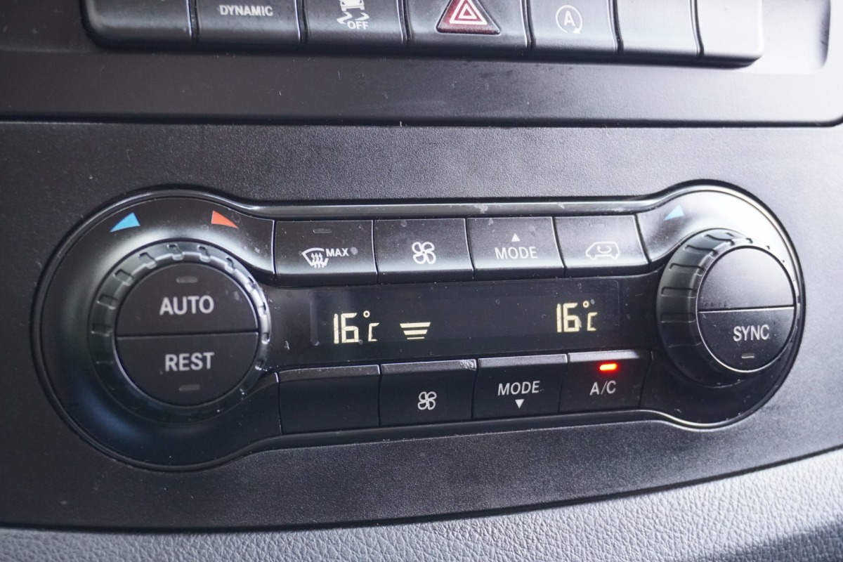 Mercedes-Benz Vito 114 CDI Lang Automaat EURO 6 - AC/Climate - Navi - Cruise - €13.900,- Excl.