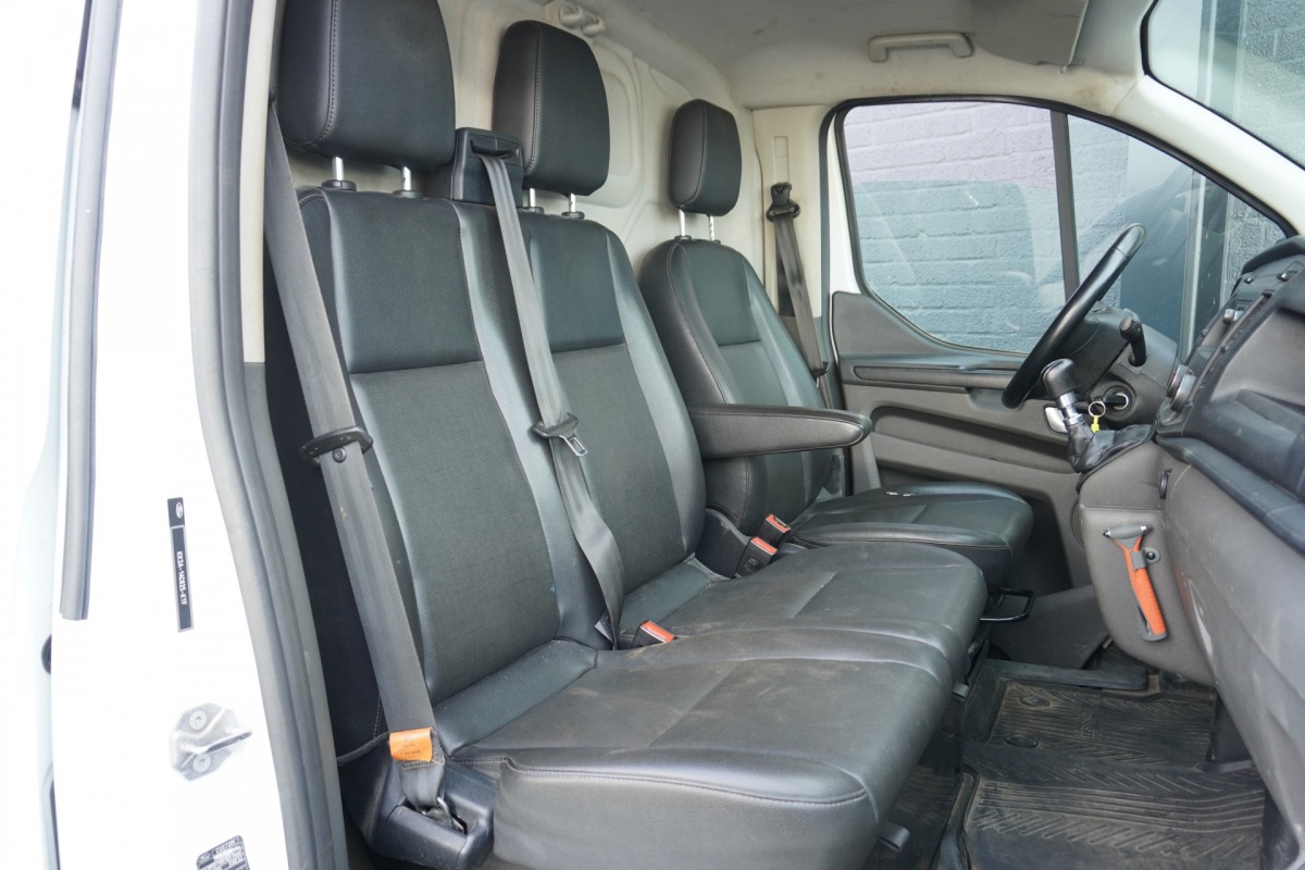 Ford Transit Custom 2.0 TDCI EURO 6 - Airco - Cruise - PDC - €13.950,- Excl.