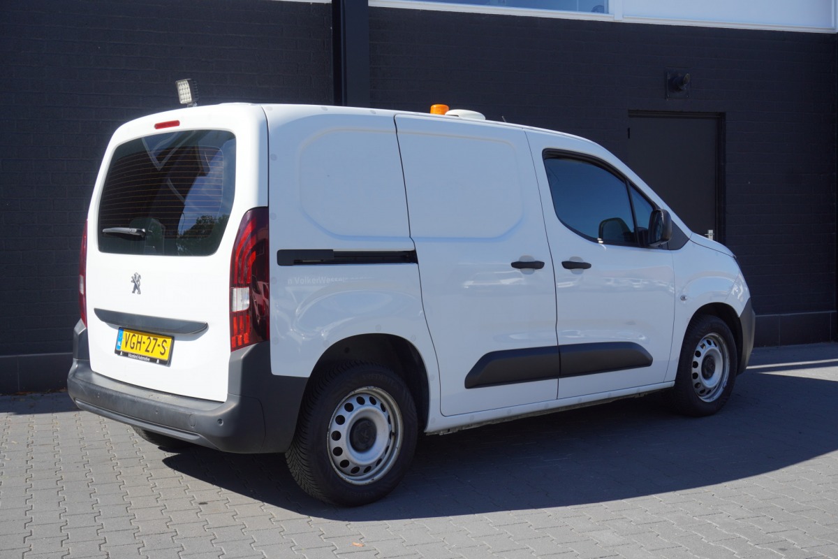Peugeot Partner 1.5 BlueHDI 130PK Automaat EURO 6 - Airco - Cruise - Carplay - €9.950,- Excl. Peugeot Partner 1.5 BlueHDI 130PK Automaat EURO 6 - Airco - Cruise - Carplay - €9.950,- Excl.