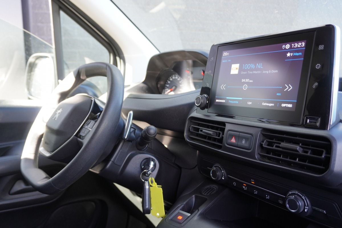 Peugeot Partner 1.5 BlueHDI 130PK Automaat EURO 6 - Airco - Cruise - Carplay - €9.950,- Excl. Peugeot Partner 1.5 BlueHDI 130PK Automaat EURO 6 - Airco - Cruise - Carplay - €9.950,- Excl.