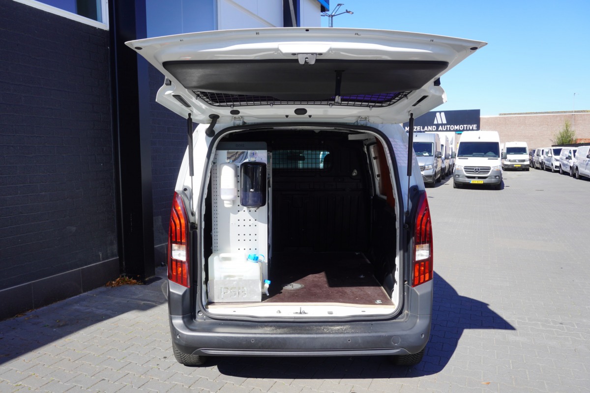 Peugeot Partner 1.5 BlueHDI 130PK Automaat EURO 6 - Airco - Cruise - Carplay - €9.950,- Excl. Peugeot Partner 1.5 BlueHDI 130PK Automaat EURO 6 - Airco - Cruise - Carplay - €9.950,- Excl.