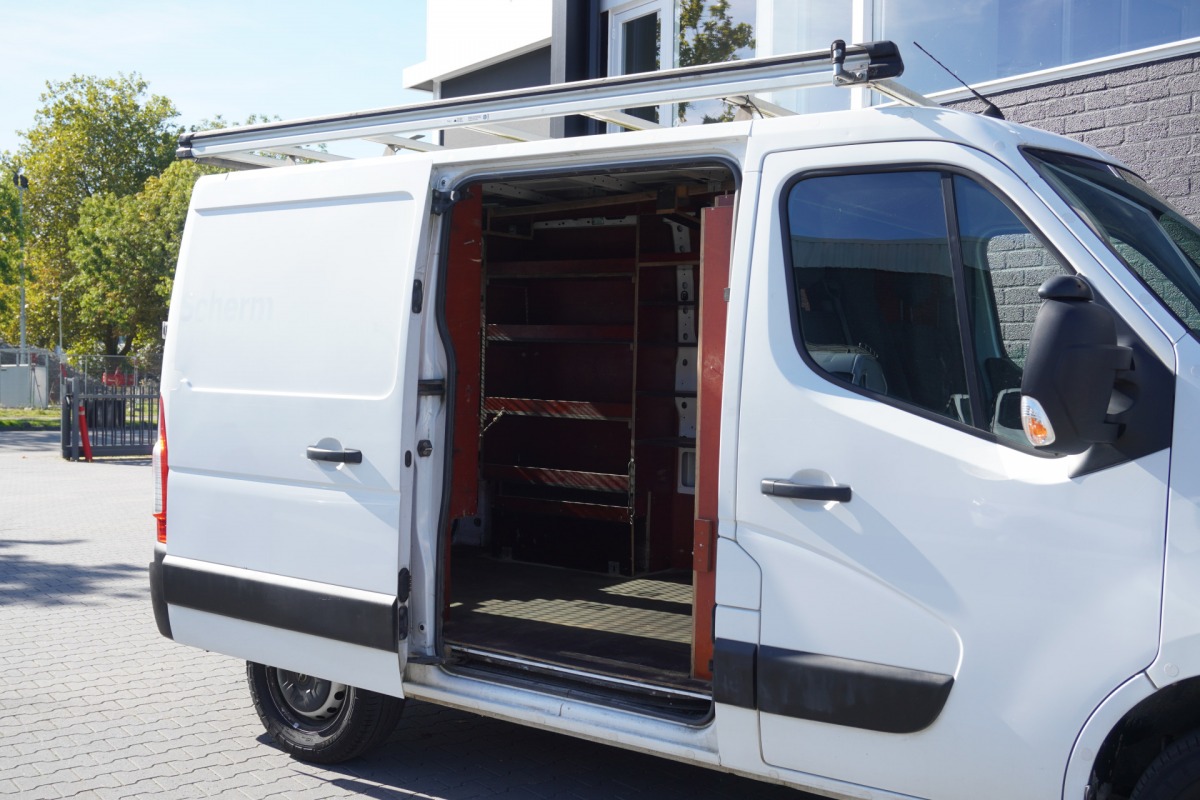 Opel Movano 2.3 Turbo L1H1 Automaat 150PK EURO 6 - Airco - Navi - Cruise - €10.950,- Excl. Opel Movano 2.3 Turbo L1H1 Automaat 150PK EURO 6 - Airco - Navi - Cruise - €10.950,- Excl.