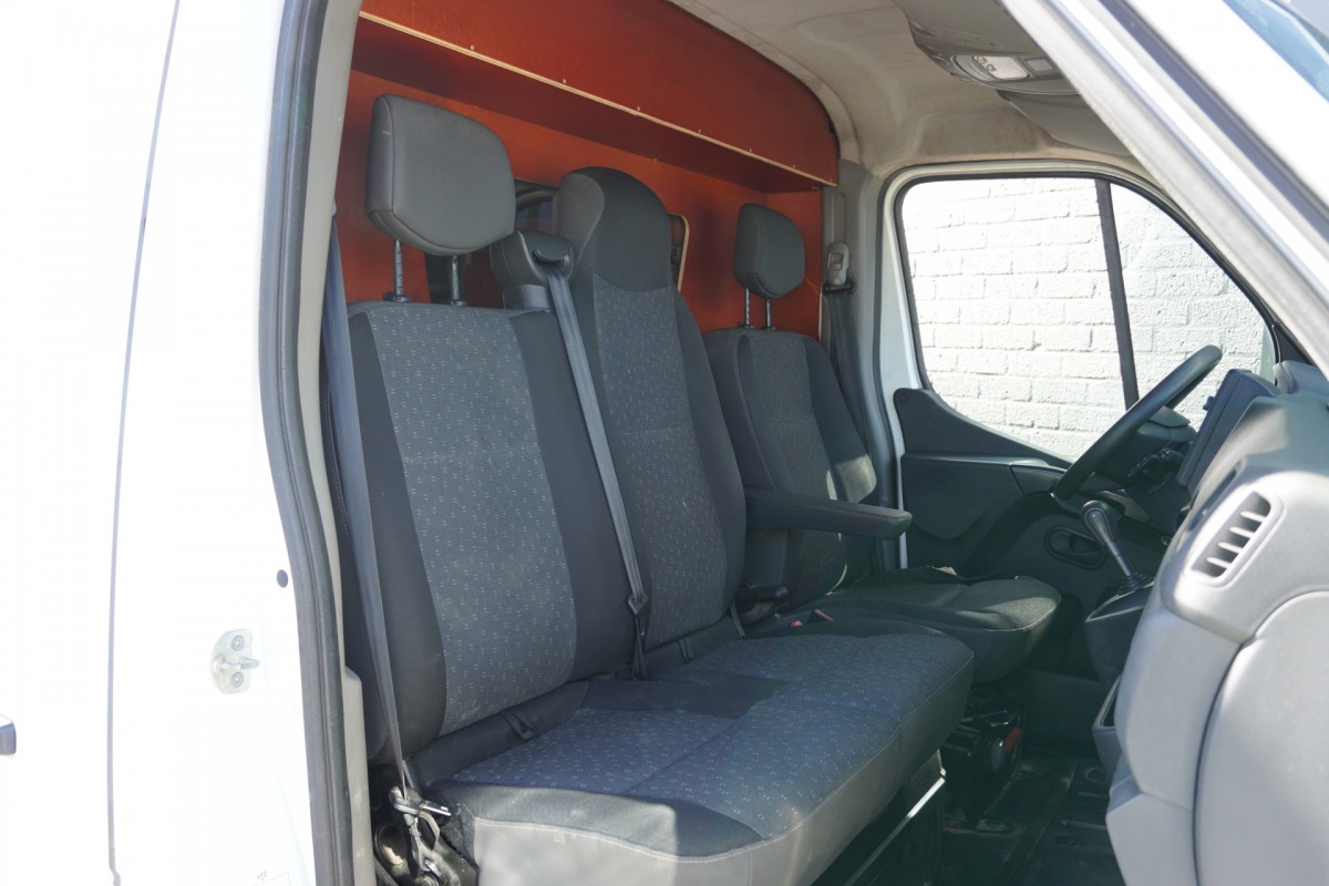 Opel Movano 2.3 Turbo L1H1 Automaat 150PK EURO 6 - Airco - Navi - Cruise - €10.950,- Excl. Opel Movano 2.3 Turbo L1H1 Automaat 150PK EURO 6 - Airco - Navi - Cruise - €10.950,- Excl.