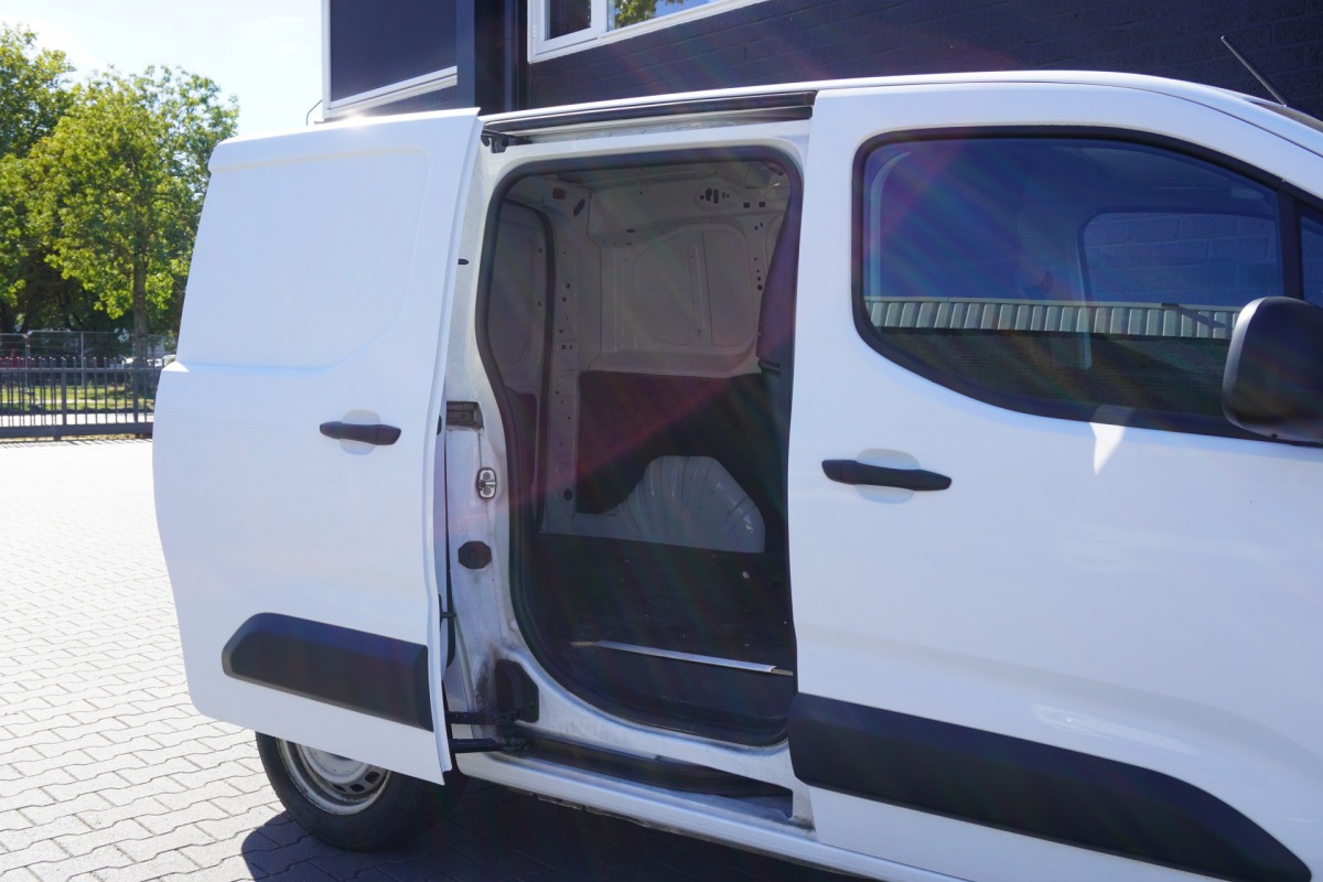 Toyota PROACE CITY 1.5 D-4D EURO 6 - Airco - Cruise - PDC - €12.950,- Excl.