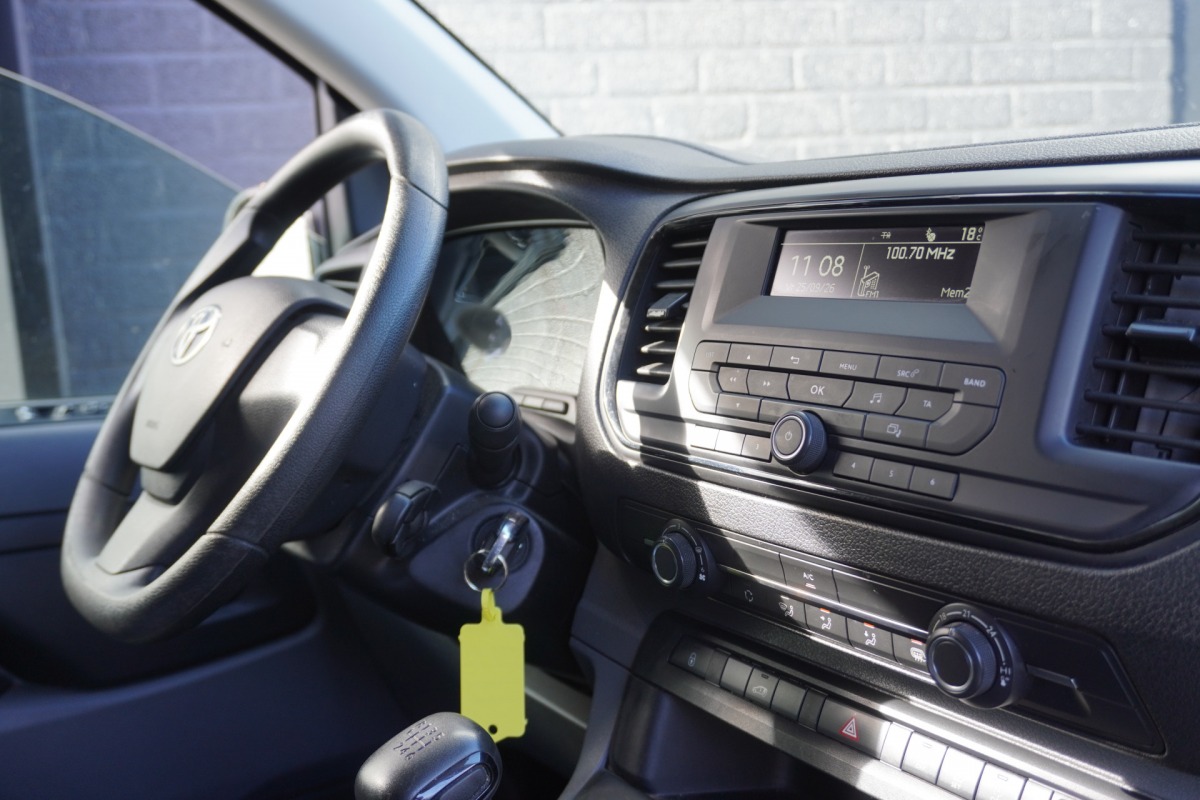 Toyota ProAce Worker 2.0 D-4D L3 122PK EURO 6 - Airco - Cruise - Trekhaak - €15.900,- Excl.