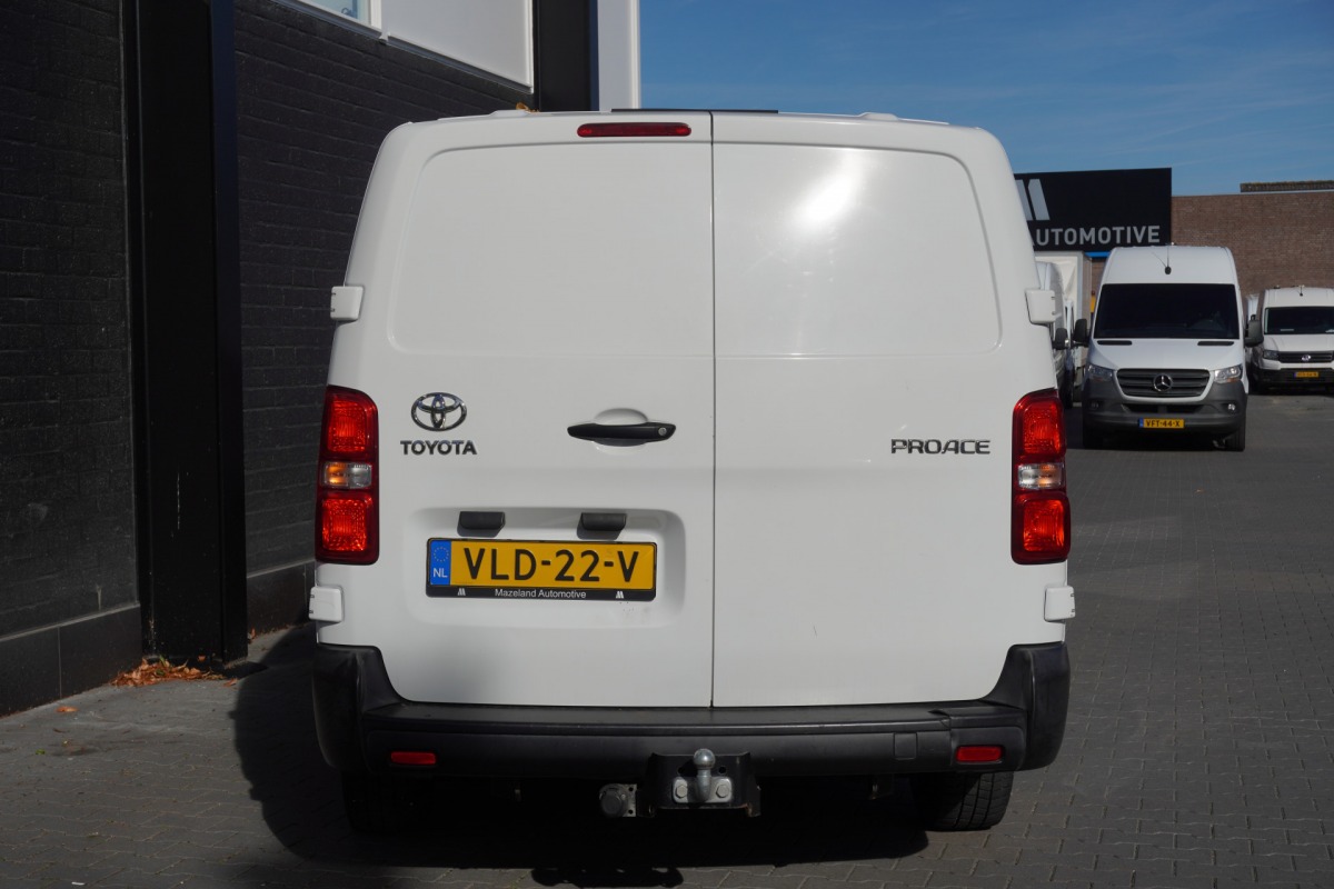Toyota ProAce Worker 2.0 D-4D L3 122PK EURO 6 - Airco - Cruise - Trekhaak - €15.900,- Excl.