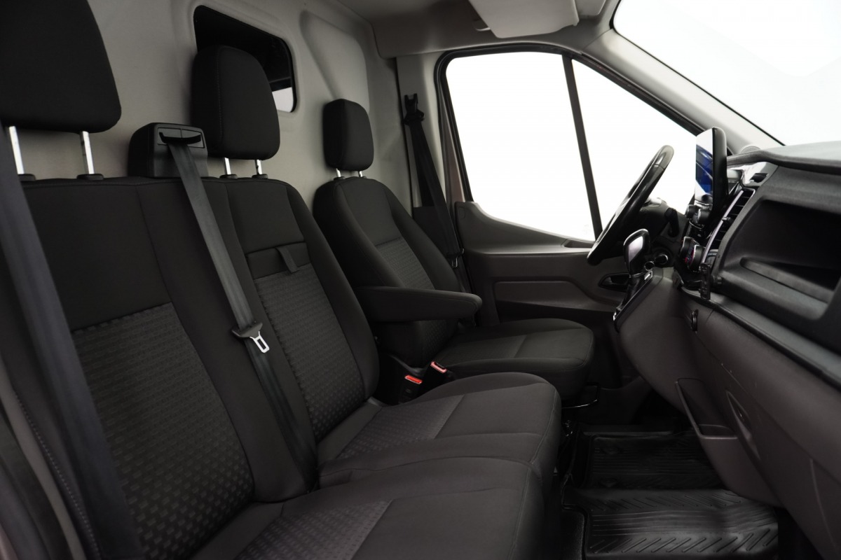 Ford Transit 2.0 TDCI 185PK L2H2 EURO 6 - Airco - Navi - Stoelverw. - €16.900,- Excl. Ford Transit 2.0 TDCI 185PK L2H2 EURO 6 - Airco - Navi - Stoelverw. - €16.900,- Excl.