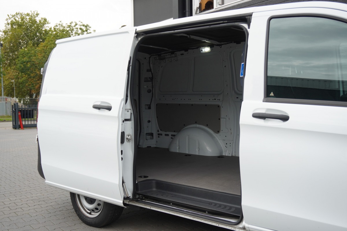 Mercedes-Benz Vito 114 CDI Lang EURO 6 - AC/Climate - Navi - Cruise - €16.900,- Excl. Mercedes-Benz Vito 114 CDI Lang EURO 6 - AC/Climate - Navi - Cruise - €16.900,- Excl.