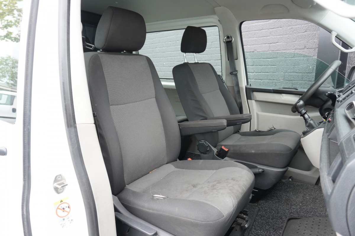 Volkswagen Transporter 2.0 TDI L2 Dubbel Cabine EURO 6 - Airco - Cruise - PDC - €15.900,- Excl. Volkswagen Transporter 2.0 TDI L2 Dubbel Cabine EURO 6 - Airco - Cruise - PDC - €15.900,- Excl.