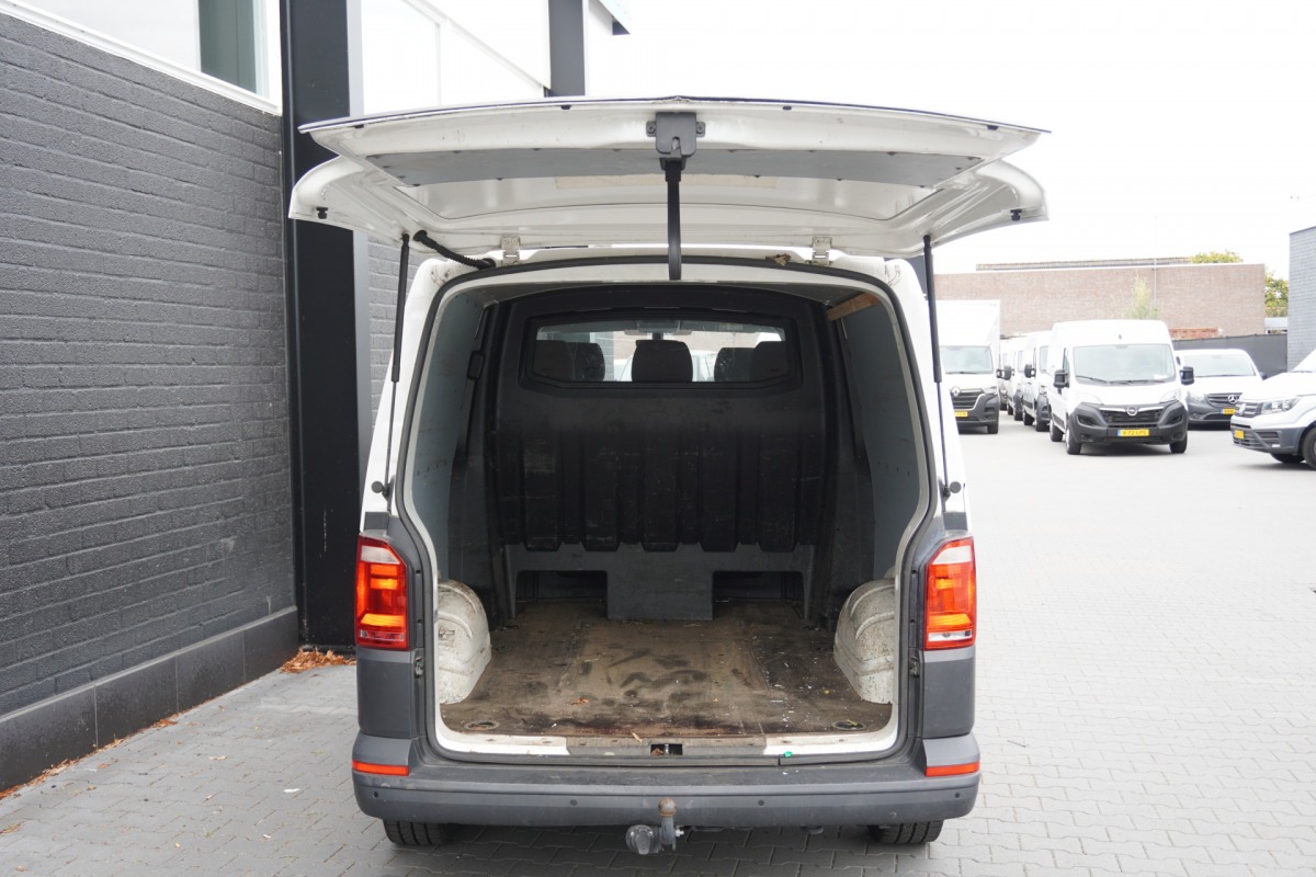 Volkswagen Transporter 2.0 TDI L2 Dubbel Cabine EURO 6 - Airco - Cruise - PDC - €15.900,- Excl. Volkswagen Transporter 2.0 TDI L2 Dubbel Cabine EURO 6 - Airco - Cruise - PDC - €15.900,- Excl.