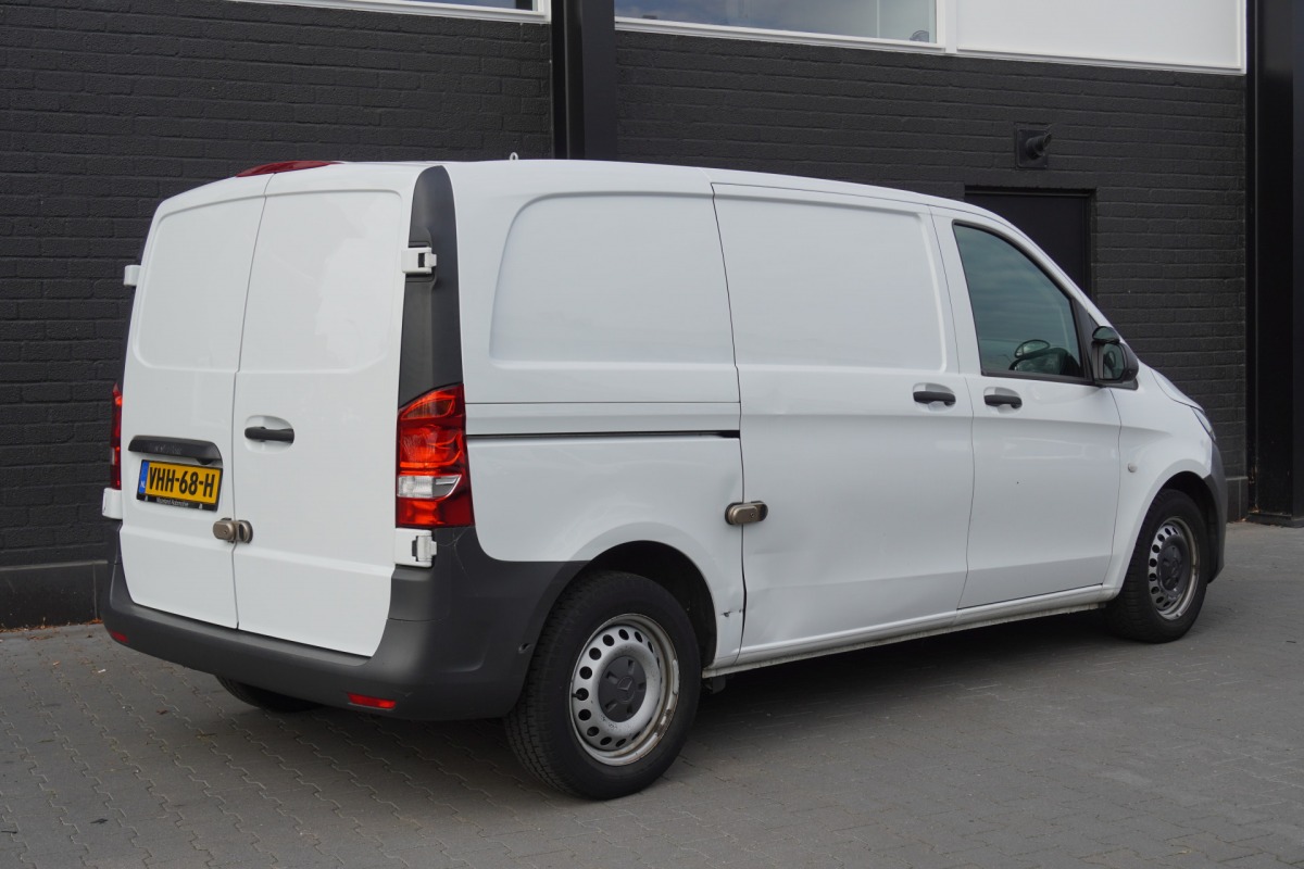 Mercedes-Benz Vito 110 CDI EURO 6 - Airco - Navi - Cruise - €11.950,- Excl. Mercedes-Benz Vito 110 CDI EURO 6 - Airco - Navi - Cruise - €11.950,- Excl.