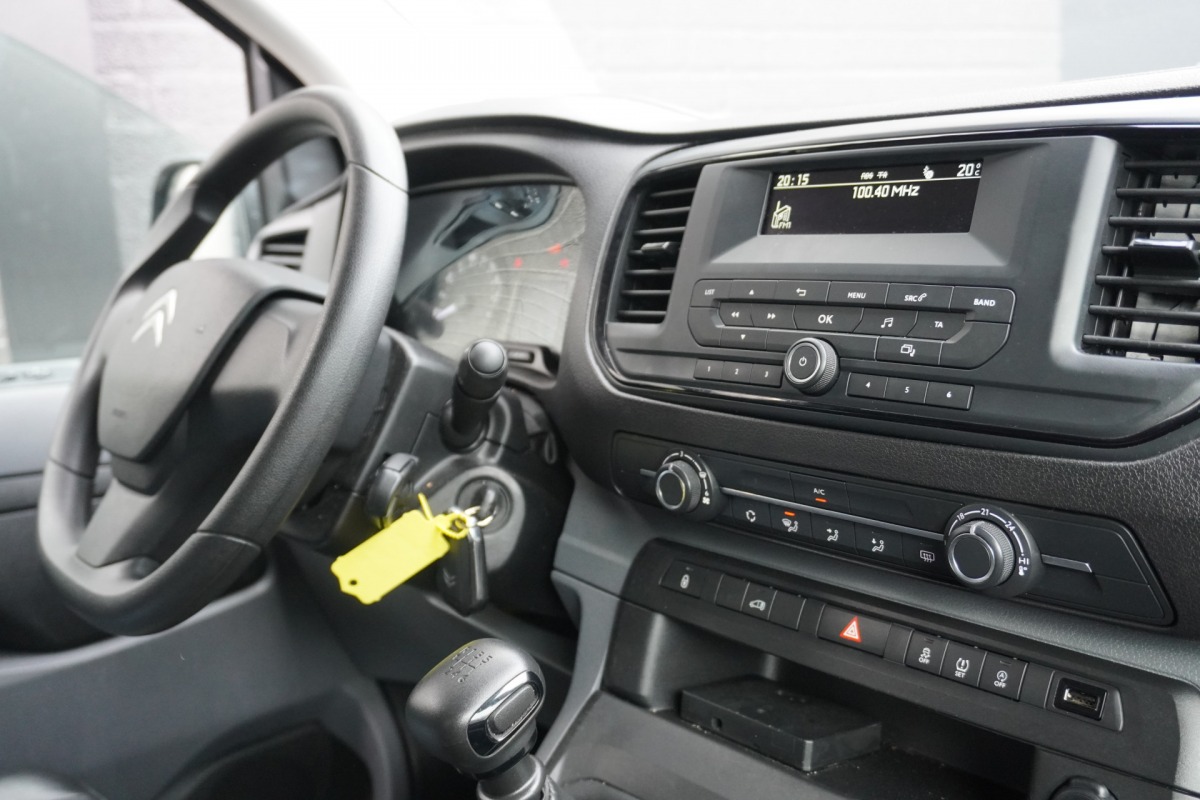 Citroën Jumpy 1.5 BlueHDI L2 EURO 6 - Airco - Cruise - PDC - €10.900,- Excl. Citroën Jumpy 1.5 BlueHDI L2 EURO 6 - Airco - Cruise - PDC - €10.900,- Excl.