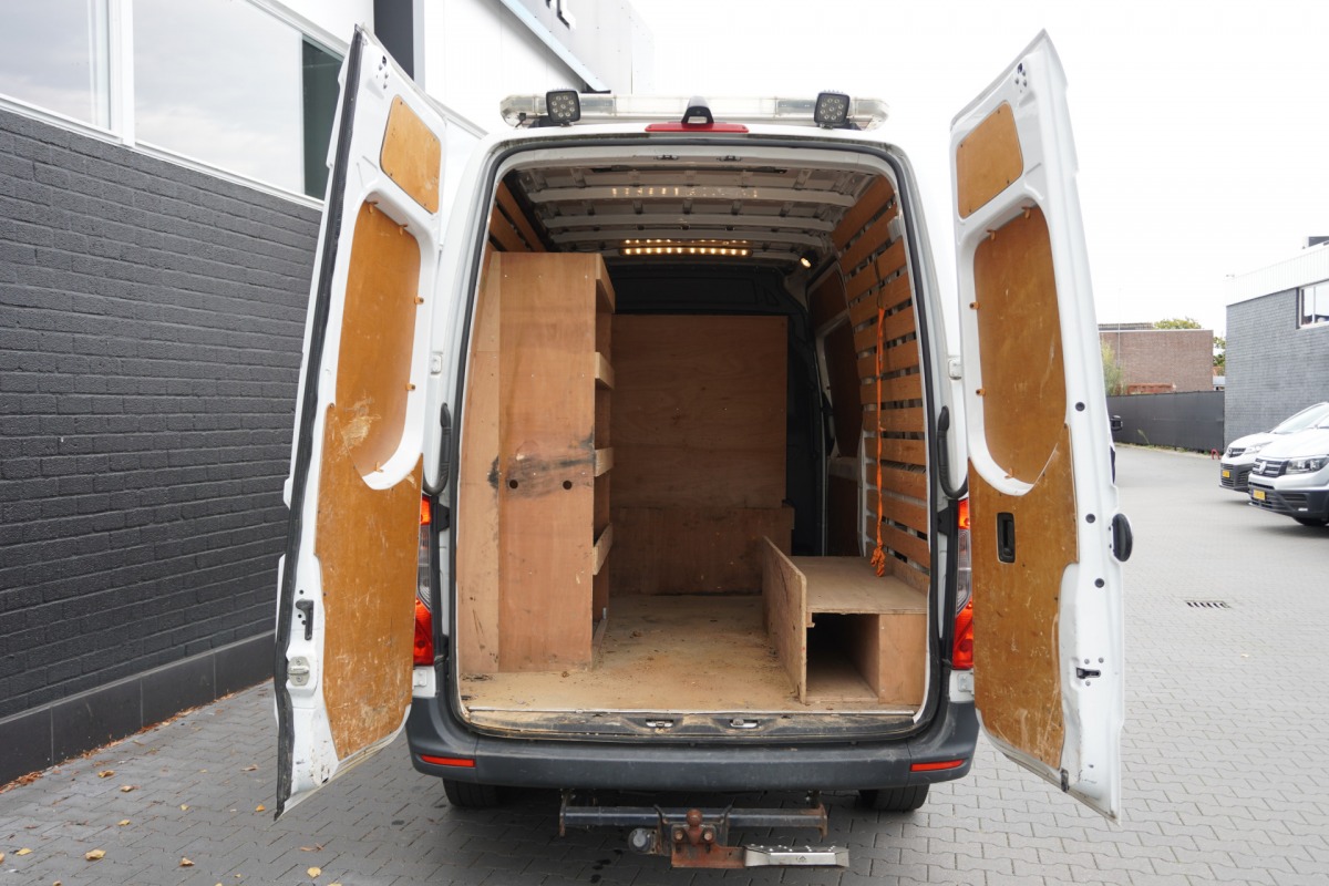 Mercedes-Benz Sprinter 317 1.9 CDI 3500KG L2H2 - Airco - Navi - Cruise - €23.900,- Excl. Mercedes-Benz Sprinter 317 1.9 CDI 3500KG L2H2 - Airco - Navi - Cruise - €23.900,- Excl.