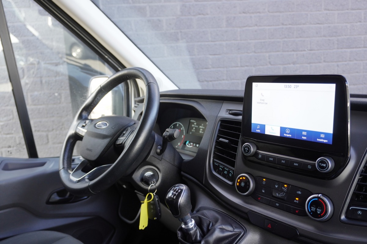 Ford Transit 2.0 TDCI 130PK L2H2 MHEV EURO 6 - Airco - Navi - Cruise - €14.950,- Excl. Ford Transit 2.0 TDCI 130PK L2H2 MHEV EURO 6 - Airco - Navi - Cruise - €14.950,- Excl.