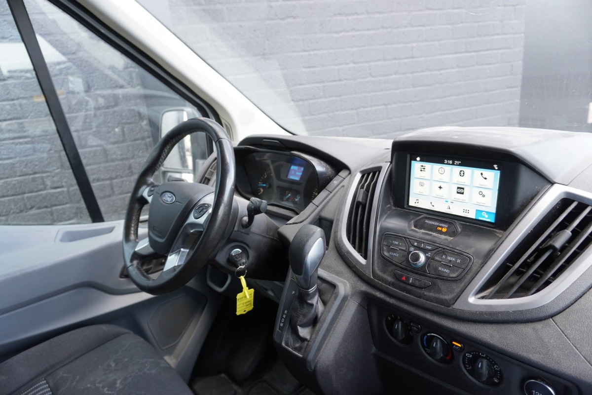Ford Transit 2.0 TDCI L2H3 Automaat 170PK 2x Schuifdeur EURO 6 - Airco - Navi - Cruise - €12.950,- Excl. Ford Transit 2.0 TDCI L2H3 Automaat 170PK 2x Schuifdeur EURO 6 - Airco - Navi - Cruise - €12.950,- Excl.