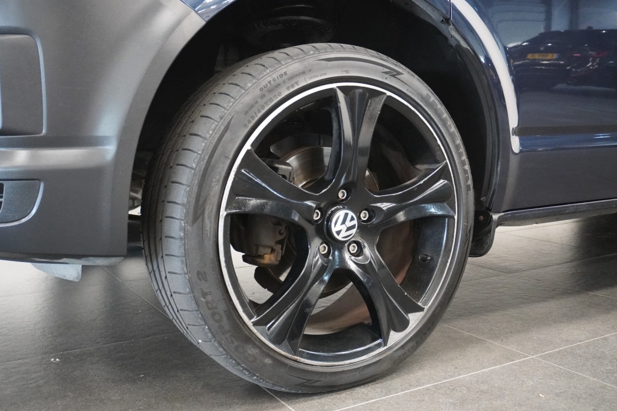Volkswagen Transporter 2.0 TDI L2 Dubbele Cabine | Airco | Cruise | Navi | Trekhaak | €8.900,- Ex. BTW Volkswagen Transporter 2.0 TDI L2 Dubbele Cabine | Airco | Cruise | Navi | Trekhaak | €8.900,- Ex. BTW