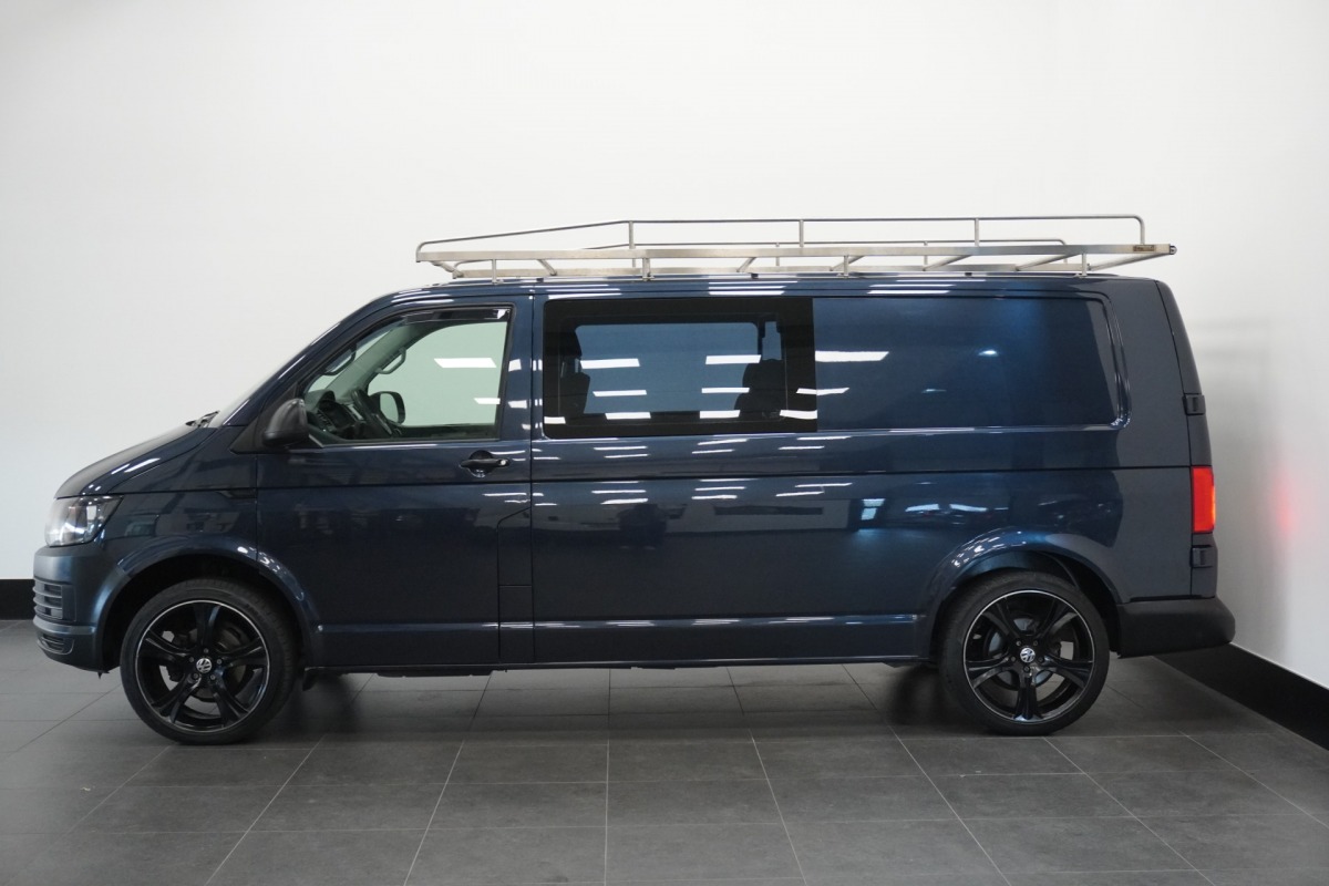Volkswagen Transporter 2.0 TDI L2 Dubbele Cabine | Airco | Cruise | Navi | Trekhaak | €8.900,- Ex. BTW Volkswagen Transporter 2.0 TDI L2 Dubbele Cabine | Airco | Cruise | Navi | Trekhaak | €8.900,- Ex. BTW