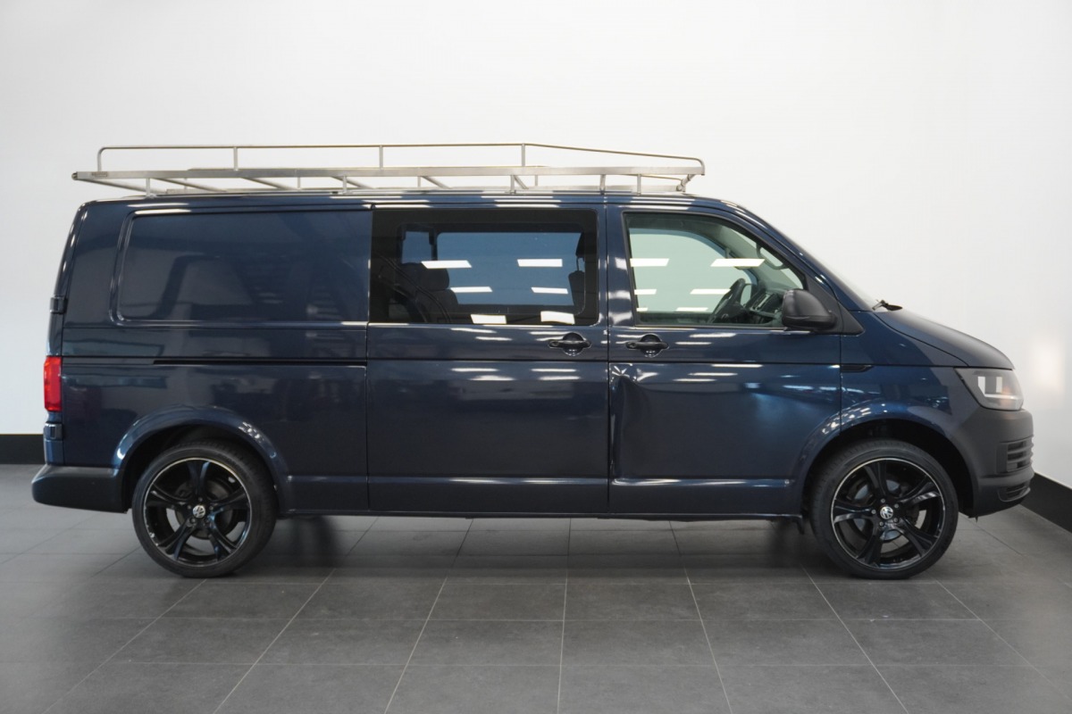 Volkswagen Transporter 2.0 TDI L2 Dubbele Cabine | Airco | Cruise | Navi | Trekhaak | €8.900,- Ex. BTW Volkswagen Transporter 2.0 TDI L2 Dubbele Cabine | Airco | Cruise | Navi | Trekhaak | €8.900,- Ex. BTW