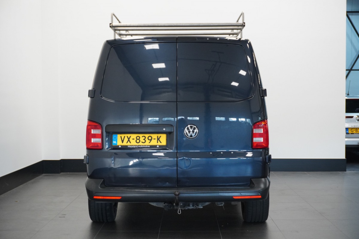 Volkswagen Transporter 2.0 TDI L2 Dubbele Cabine | Airco | Cruise | Navi | Trekhaak | €8.900,- Ex. BTW Volkswagen Transporter 2.0 TDI L2 Dubbele Cabine | Airco | Cruise | Navi | Trekhaak | €8.900,- Ex. BTW