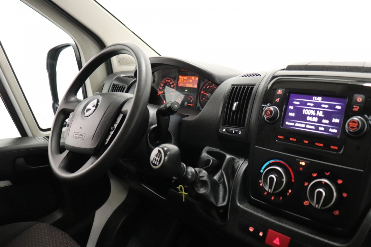 Opel Movano 2.2D L2H2 120PK EURO 6 - Airco - Cruise - € 17.950,- Excl. Opel Movano 2.2D L2H2 120PK EURO 6 - Airco - Cruise - € 17.950,- Excl.