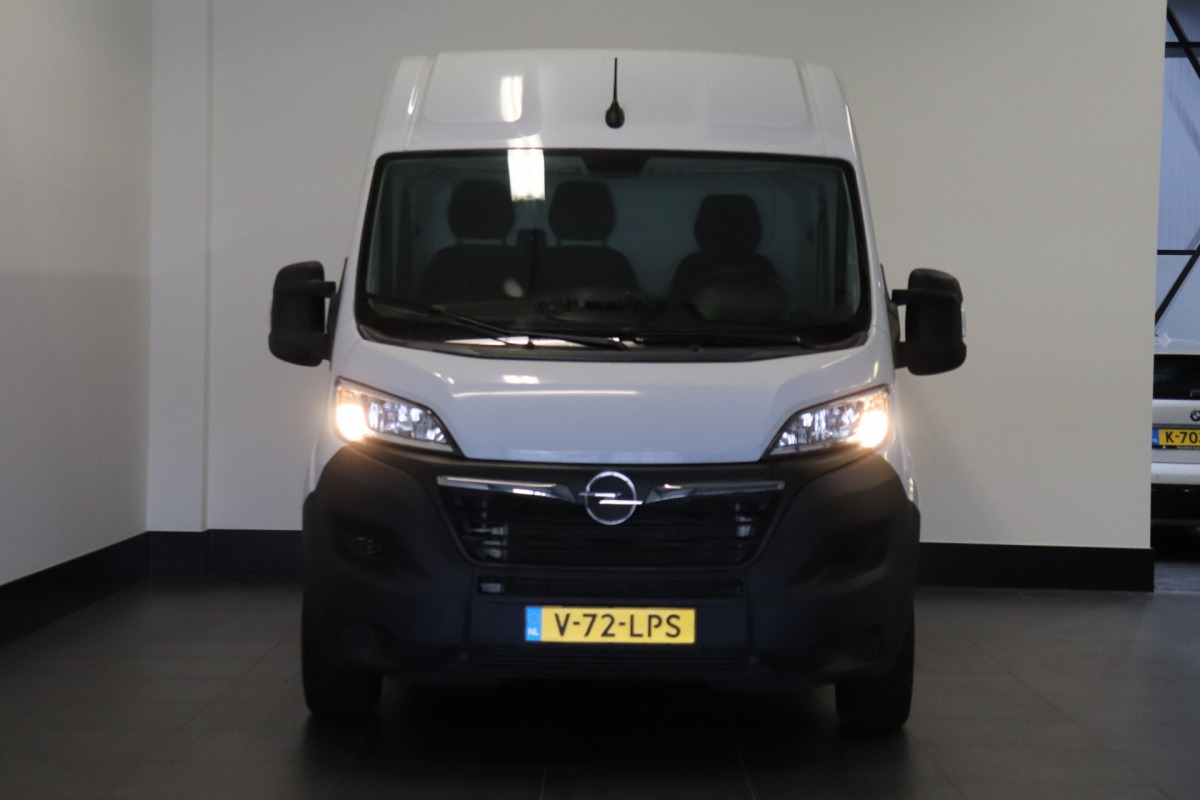Opel Movano 2.2D L2H2 120PK EURO 6 - Airco - Cruise - € 17.950,- Excl. Opel Movano 2.2D L2H2 120PK EURO 6 - Airco - Cruise - € 17.950,- Excl.