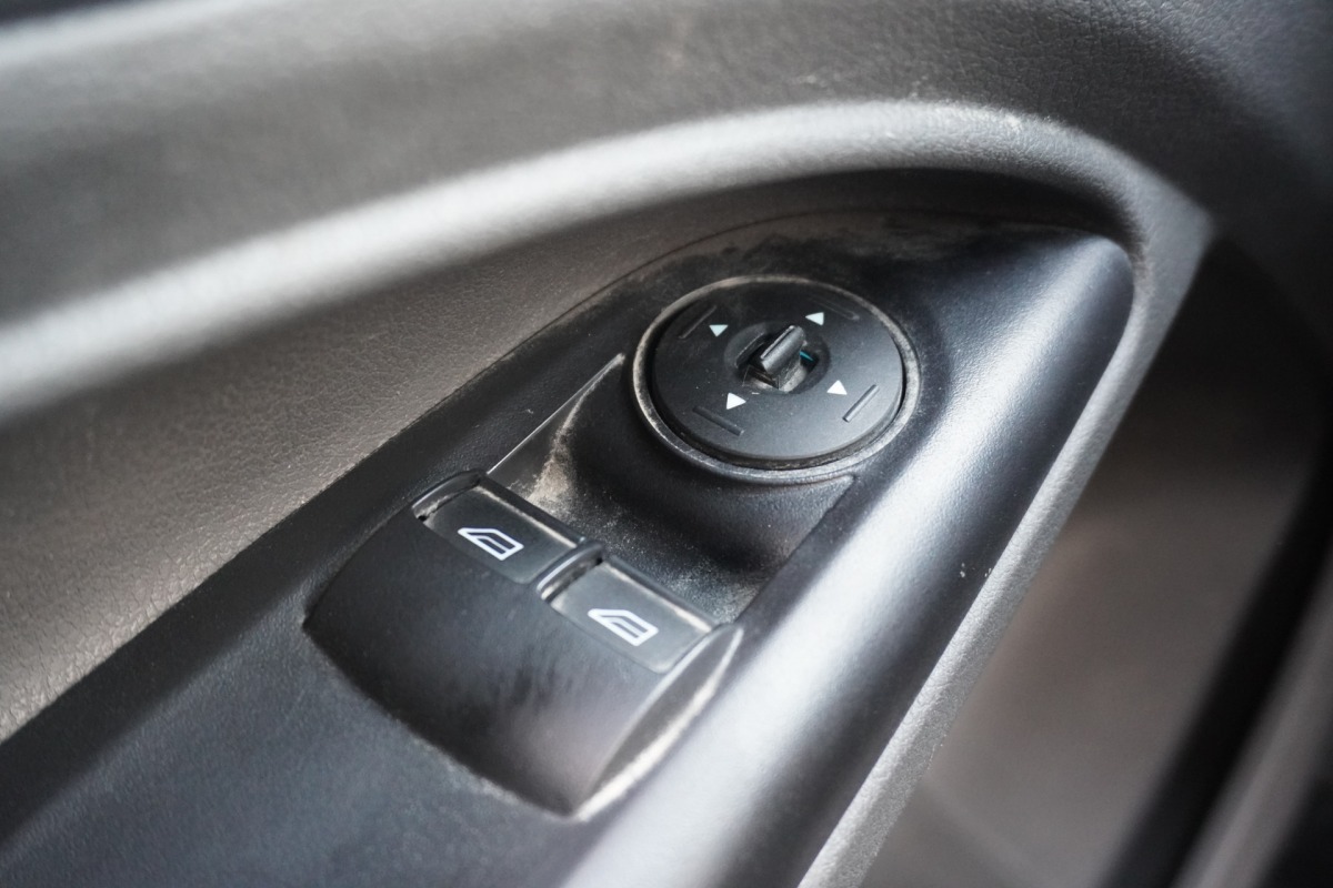 Ford Transit Connect 1.5 EcoBlue EURO 6 - Airco - Carkit - Trekhaak - €12.499,- Excl. Ford Transit Connect 1.5 EcoBlue EURO 6 - Airco - Carkit - Trekhaak - €12.499,- Excl.
