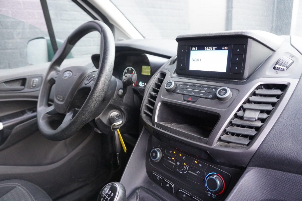 Ford Transit Connect 1.5 EcoBlue EURO 6 - Airco - Carkit - Trekhaak - €12.499,- Excl. Ford Transit Connect 1.5 EcoBlue EURO 6 - Airco - Carkit - Trekhaak - €12.499,- Excl.