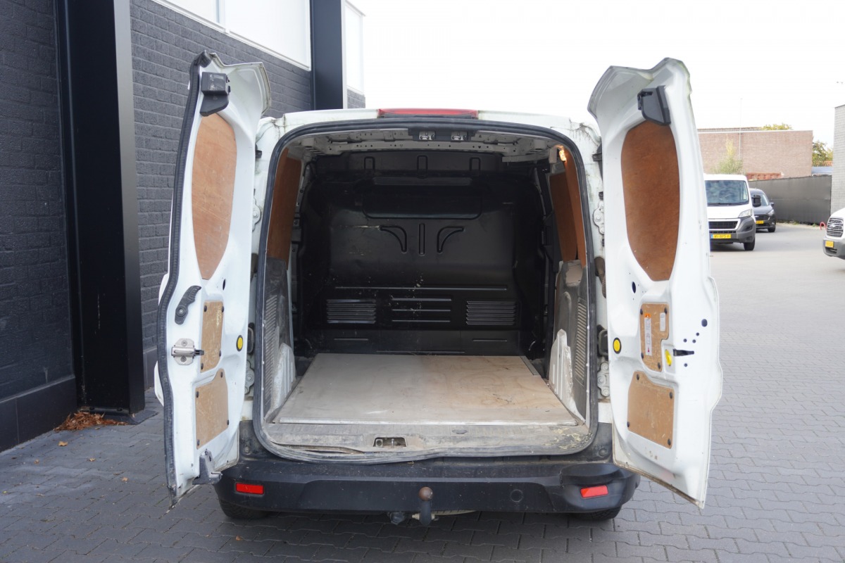 Ford Transit Connect 1.5 EcoBlue EURO 6 - Airco - Carkit - Trekhaak - €12.499,- Excl. Ford Transit Connect 1.5 EcoBlue EURO 6 - Airco - Carkit - Trekhaak - €12.499,- Excl.