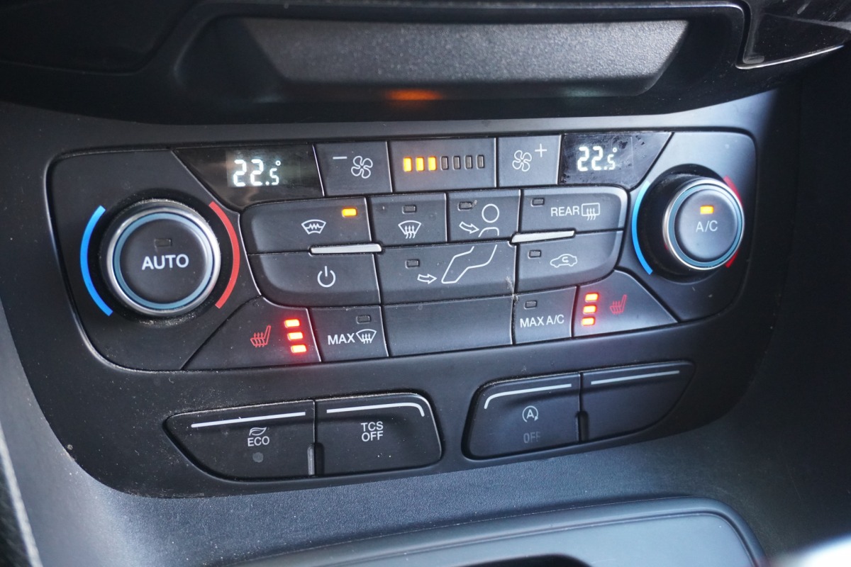 Ford Transit Connect 1.5 EcoBlue 120PK L2 Automaat Limited EURO 6 - AC/Climate - Navi - Cruise - €16.950,- Excl. Ford Transit Connect 1.5 EcoBlue 120PK L2 Automaat Limited EURO 6 - AC/Climate - Navi - Cruise - €16.950,- Excl.