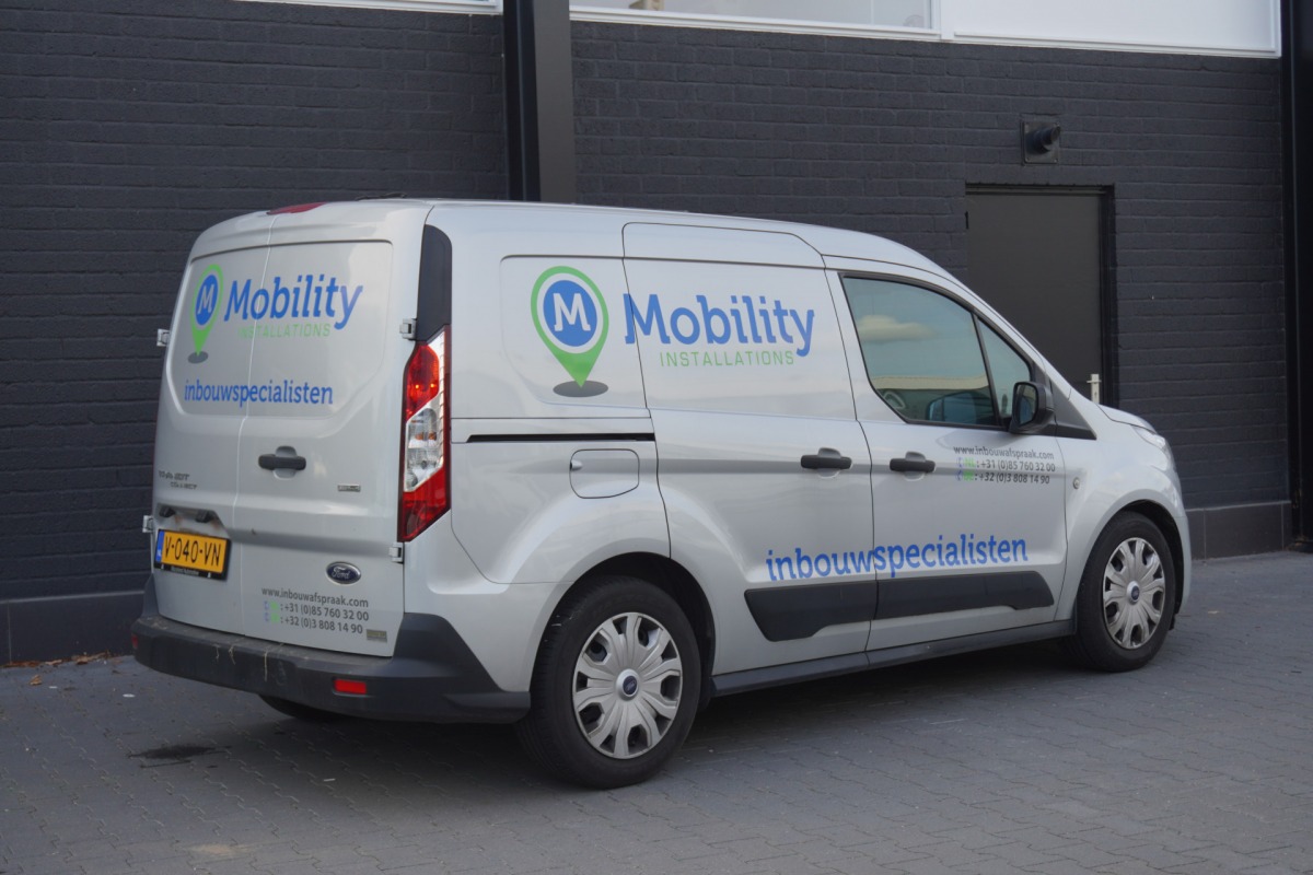 Ford Transit Connect 1.5 EcoBlue EURO 6 - Airco - Cruise - Camera - €8.950,- Excl. Ford Transit Connect 1.5 EcoBlue EURO 6 - Airco - Cruise - Camera - €8.950,- Excl.