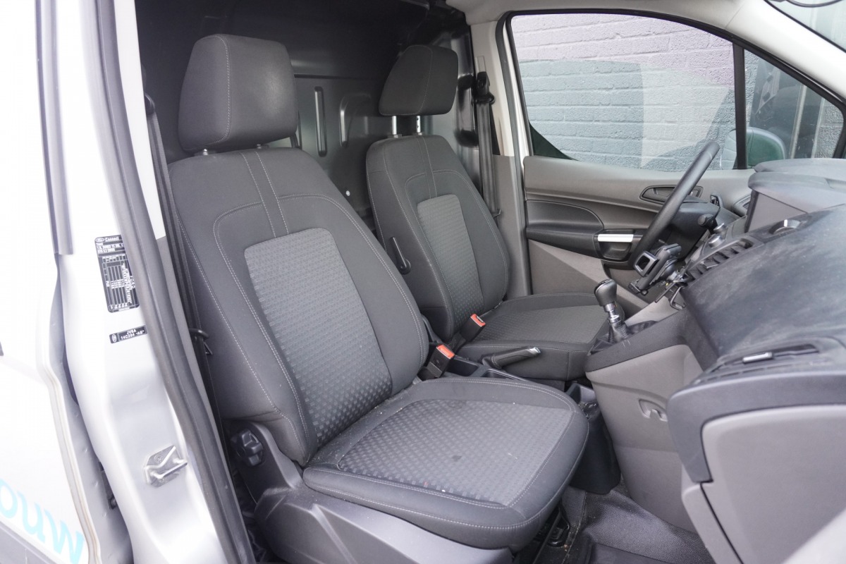 Ford Transit Connect 1.5 EcoBlue EURO 6 - Airco - Cruise - Camera - €8.950,- Excl. Ford Transit Connect 1.5 EcoBlue EURO 6 - Airco - Cruise - Camera - €8.950,- Excl.