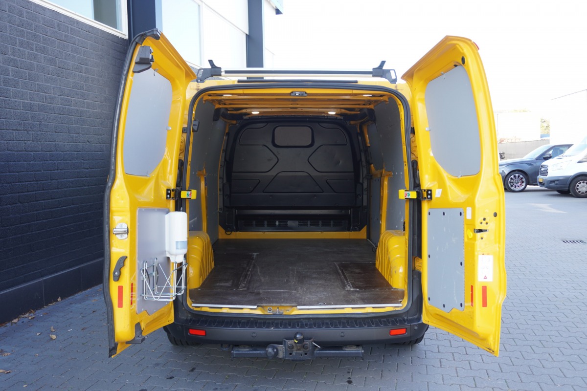Ford Transit Custom 2.0 TDCI L2 EURO 6 - Airco - Cruise - PDC - €13.900,- Excl. Ford Transit Custom 2.0 TDCI L2 EURO 6 - Airco - Cruise - PDC - €13.900,- Excl.
