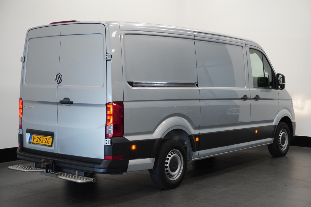 Volkswagen Crafter 2.0 TDI L3H2 3500KG EURO 6 - Airco - Navi - Cruise - €14.900,- Excl. Volkswagen Crafter 2.0 TDI L3H2 3500KG EURO 6 - Airco - Navi - Cruise - €14.900,- Excl.