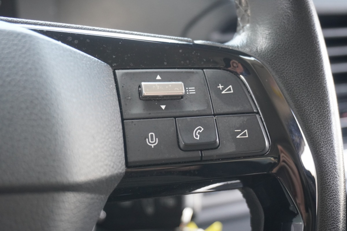 Peugeot Expert 2.0 BlueHDi 145PK L2 Automaat EURO 6 - Airco - Cruise - Camera - € 20.950,- Excl. Peugeot Expert 2.0 BlueHDi 145PK L2 Automaat EURO 6 - Airco - Cruise - Camera - € 20.950,- Excl.