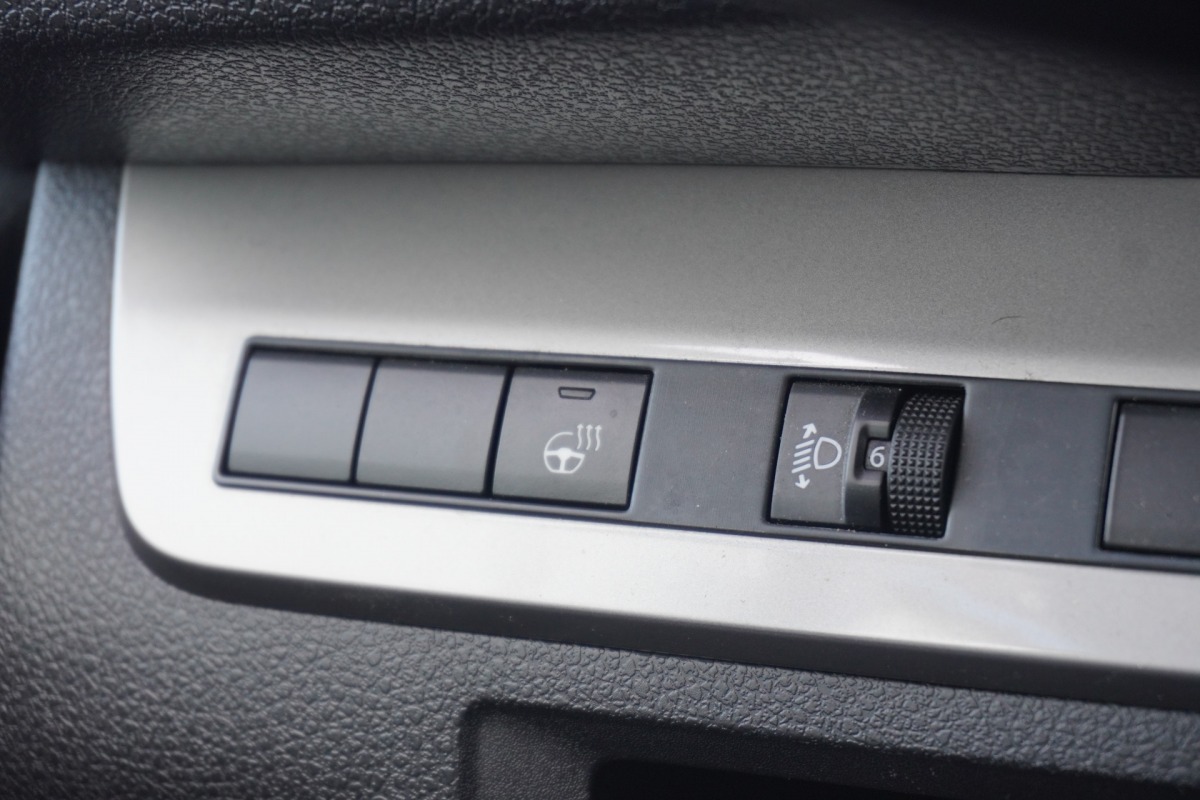 Peugeot Expert 2.0 BlueHDi 145PK L2 Automaat EURO 6 - Airco - Cruise - Camera - € 20.950,- Excl. Peugeot Expert 2.0 BlueHDi 145PK L2 Automaat EURO 6 - Airco - Cruise - Camera - € 20.950,- Excl.