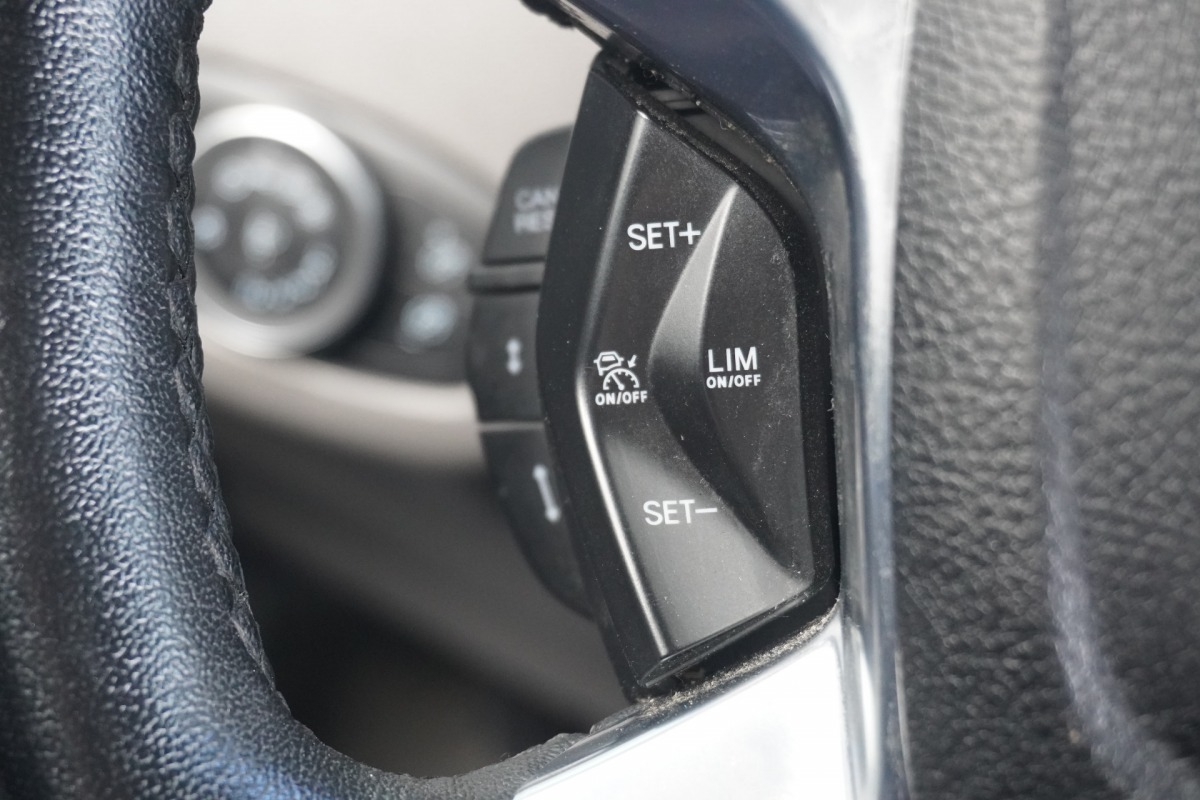 Ford Transit Connect Limited 1.5 EcoBlue 120PK L2 Automaat EURO 6 - AC/Climate - Navi - Cruise - €8.900,- Excl. Ford Transit Connect Limited 1.5 EcoBlue 120PK L2 Automaat EURO 6 - AC/Climate - Navi - Cruise - €8.900,- Excl.