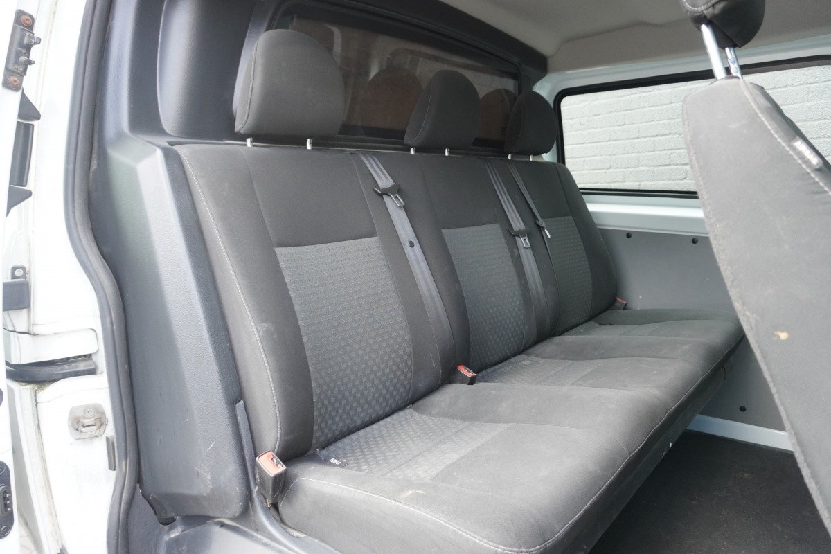 Ford Transit Custom 2.0 TDCI Dubbel Cabine L2H2 EURO 6 - Airco - Cruise - PDC - €17.900,- Excl. Ford Transit Custom 2.0 TDCI Dubbel Cabine L2H2 EURO 6 - Airco - Cruise - PDC - €17.900,- Excl.