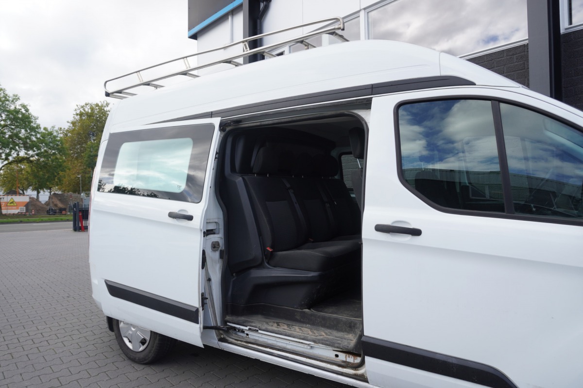 Ford Transit Custom 2.0 TDCI Dubbel Cabine L2H2 EURO 6 - Airco - Cruise - PDC - €17.900,- Excl. Ford Transit Custom 2.0 TDCI Dubbel Cabine L2H2 EURO 6 - Airco - Cruise - PDC - €17.900,- Excl.