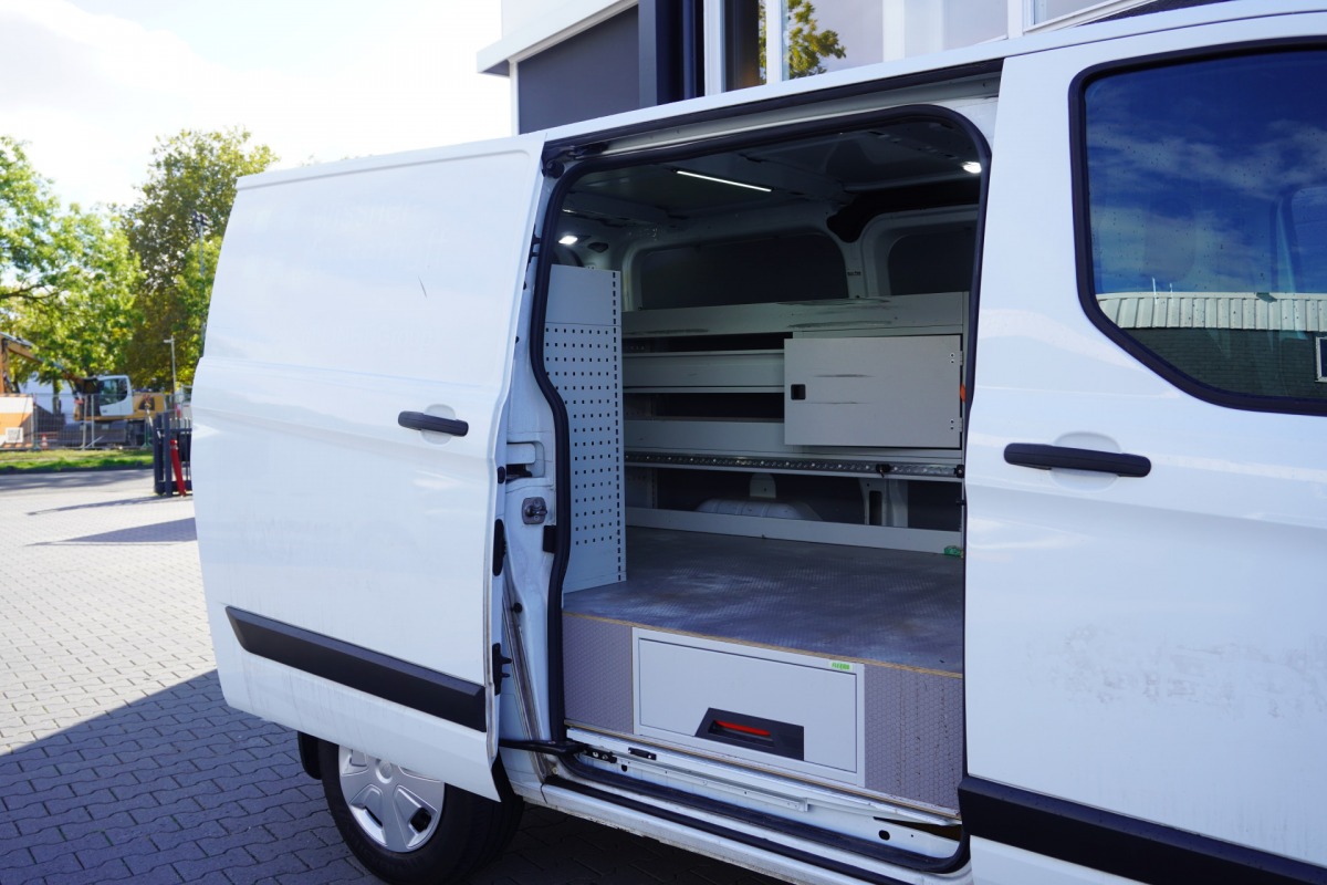 Ford Transit Custom 2.0 TDCI 130PK Automaat EURO 6 - Airco - Navi - Cruise - €14.900,- Excl. Ford Transit Custom 2.0 TDCI 130PK Automaat EURO 6 - Airco - Navi - Cruise - €14.900,- Excl.