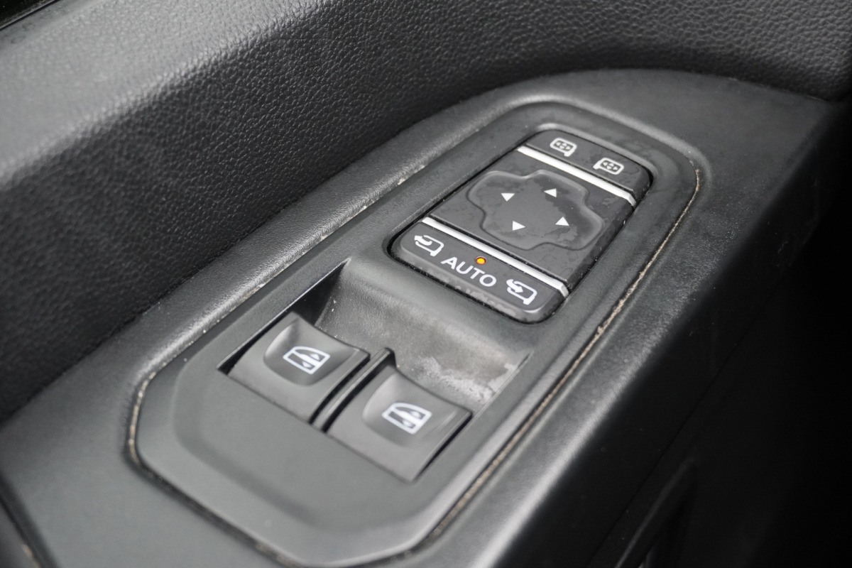 Renault Trafic 2.0 Blue dCi 130PK EURO 6 - Airco - Navi - Cruise - €16.900,- Excl. Renault Trafic 2.0 Blue dCi 130PK EURO 6 - Airco - Navi - Cruise - €16.900,- Excl.