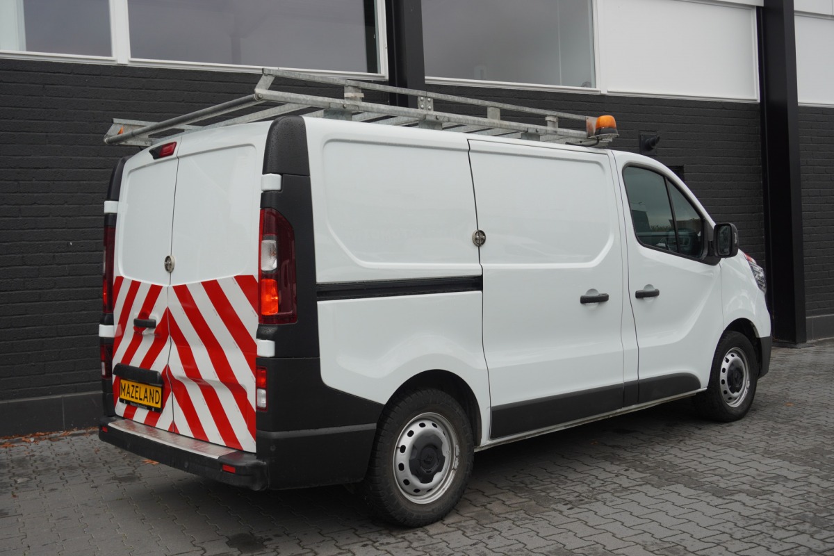 Renault Trafic 2.0 Blue dCi 130PK EURO 6 - Airco - Navi - Cruise - €16.900,- Excl. Renault Trafic 2.0 Blue dCi 130PK EURO 6 - Airco - Navi - Cruise - €16.900,- Excl.
