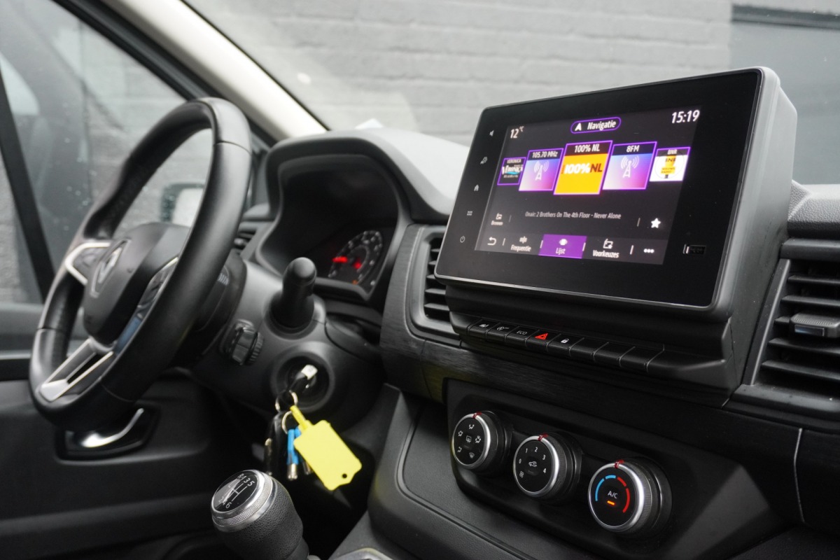 Renault Trafic 2.0 Blue dCi 130PK EURO 6 - Airco - Navi - Cruise - €16.900,- Excl. Renault Trafic 2.0 Blue dCi 130PK EURO 6 - Airco - Navi - Cruise - €16.900,- Excl.