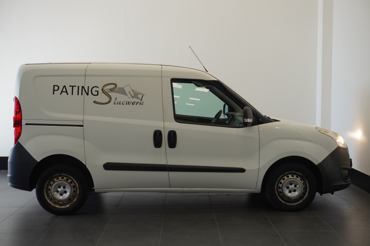 Opel Combo 1.3 CDTi - Airco - Cruise - Trekhaak - €2.499,- Ex. BTW Opel Combo 1.3 CDTi - Airco - Cruise - Trekhaak - €2.499,- Ex. BTW