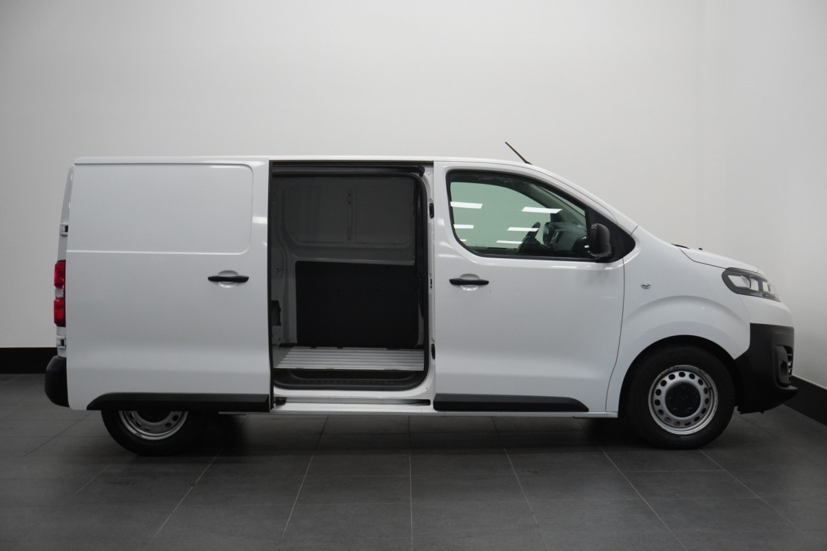 Citroën ë-Jumpy 75 kWh 136PK - Airco - Cruise - Carkit - €19.900,- Excl. Citroën ë-Jumpy 75 kWh 136PK - Airco - Cruise - Carkit - €19.900,- Excl.